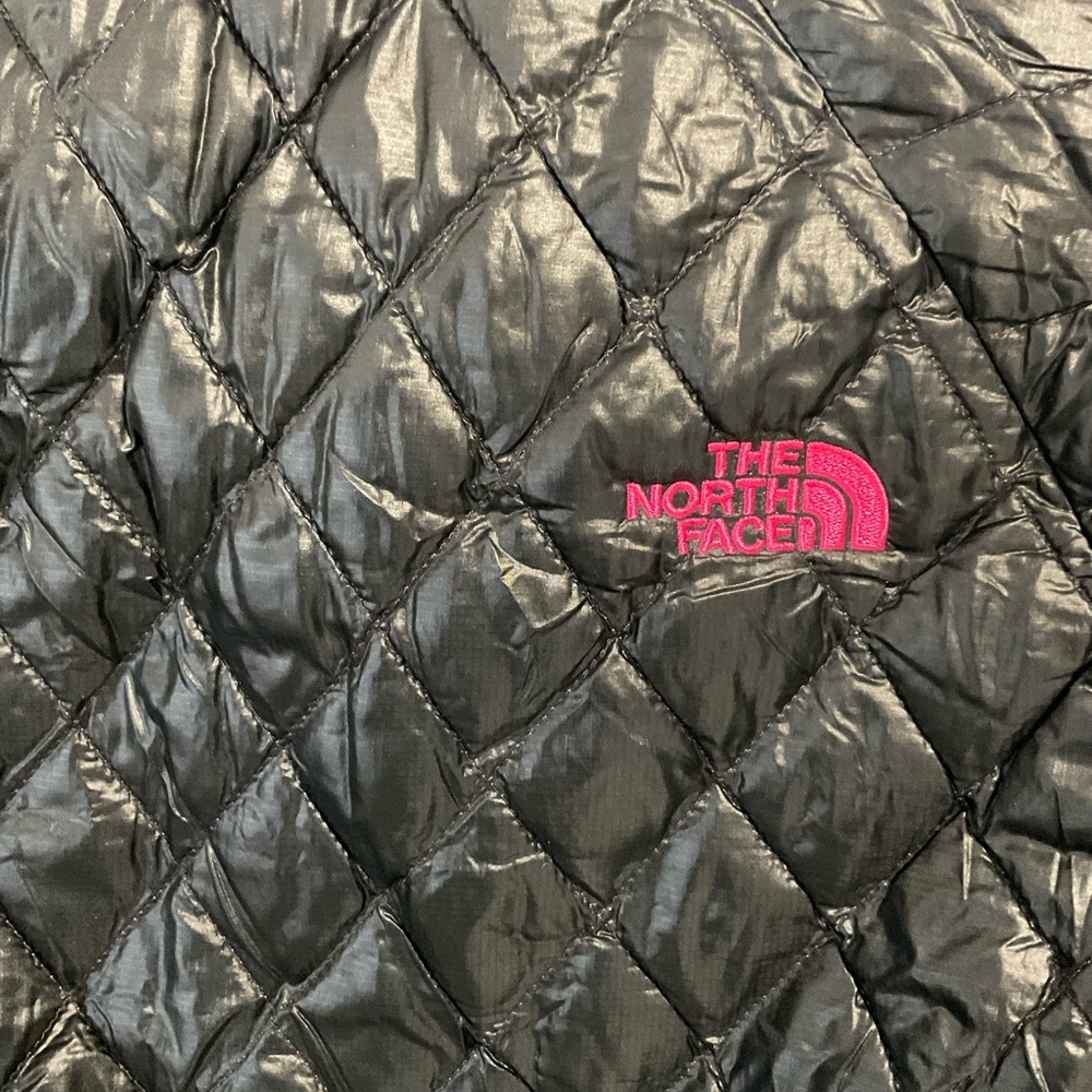 The North Face Women’s Quilted Insulated Jacket Black Pink Logo Size S - Picture 6 of 8